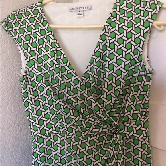Maggy London green patterned dress size 4 - Picture 3 of 6